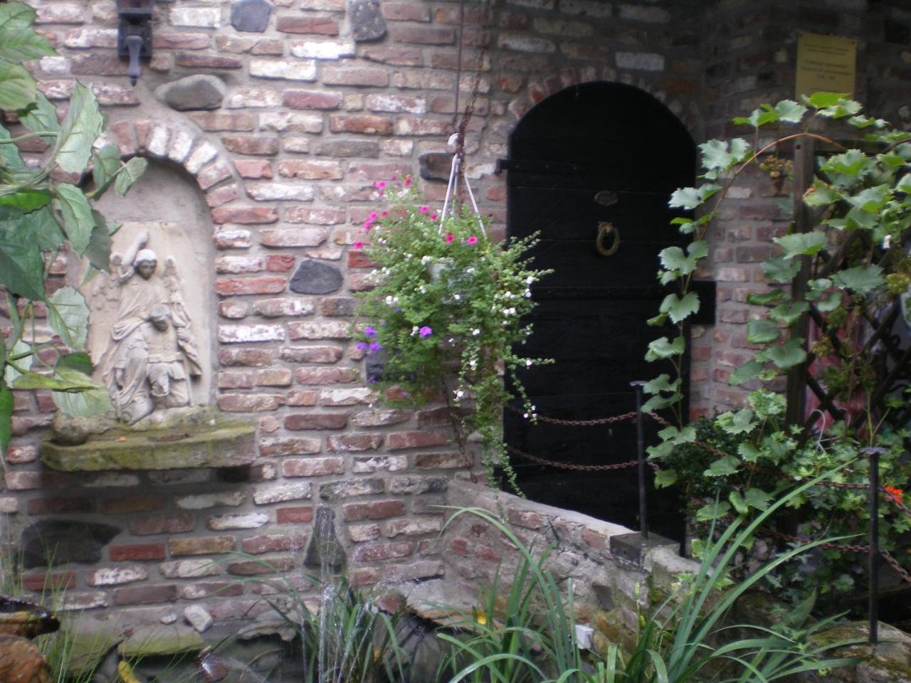 Schloss Destille Dormagen Bagian luar foto